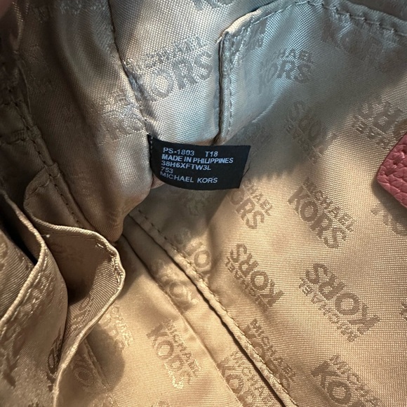 💗💗Michael Kors MK Large Pebbled Pink Leather Clutch Wristlet - Picture 12 of 13